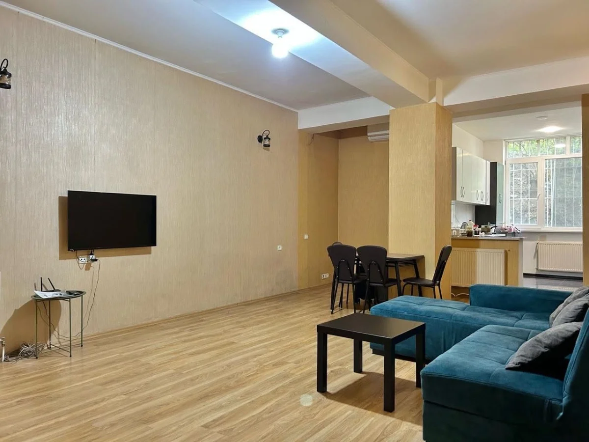 ქირავდება 4 ოთახიანი ბინა საბურთალოზე - ფოტო 5