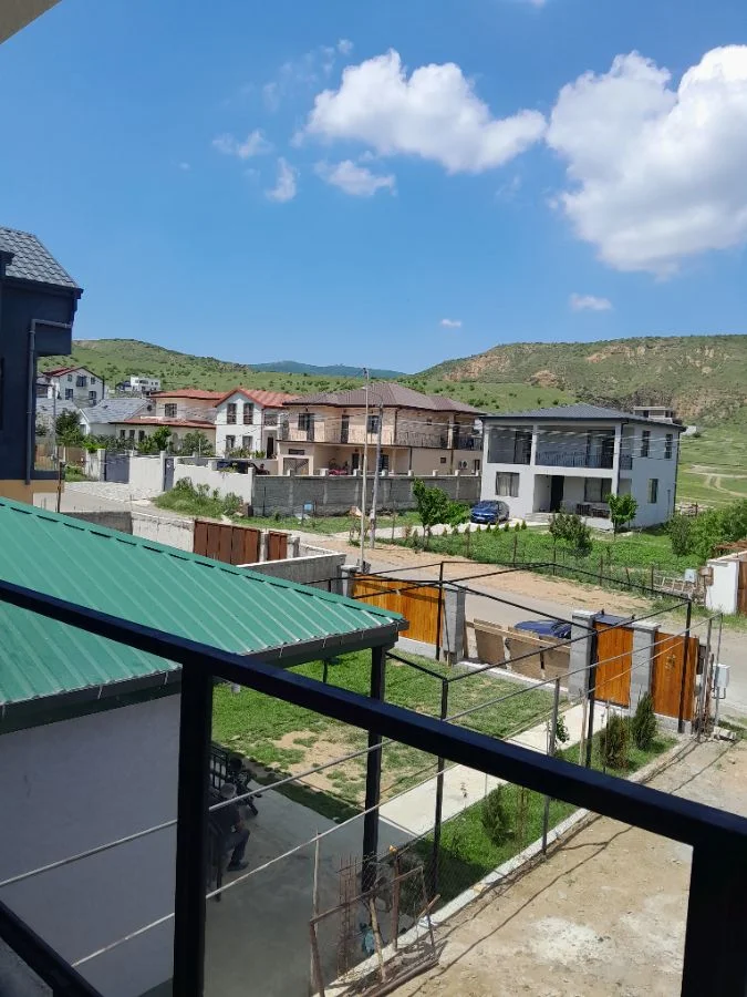იყიდება 7 ოთახიანი კერძო სახლი სოფ. დიღომი - ფოტო 2