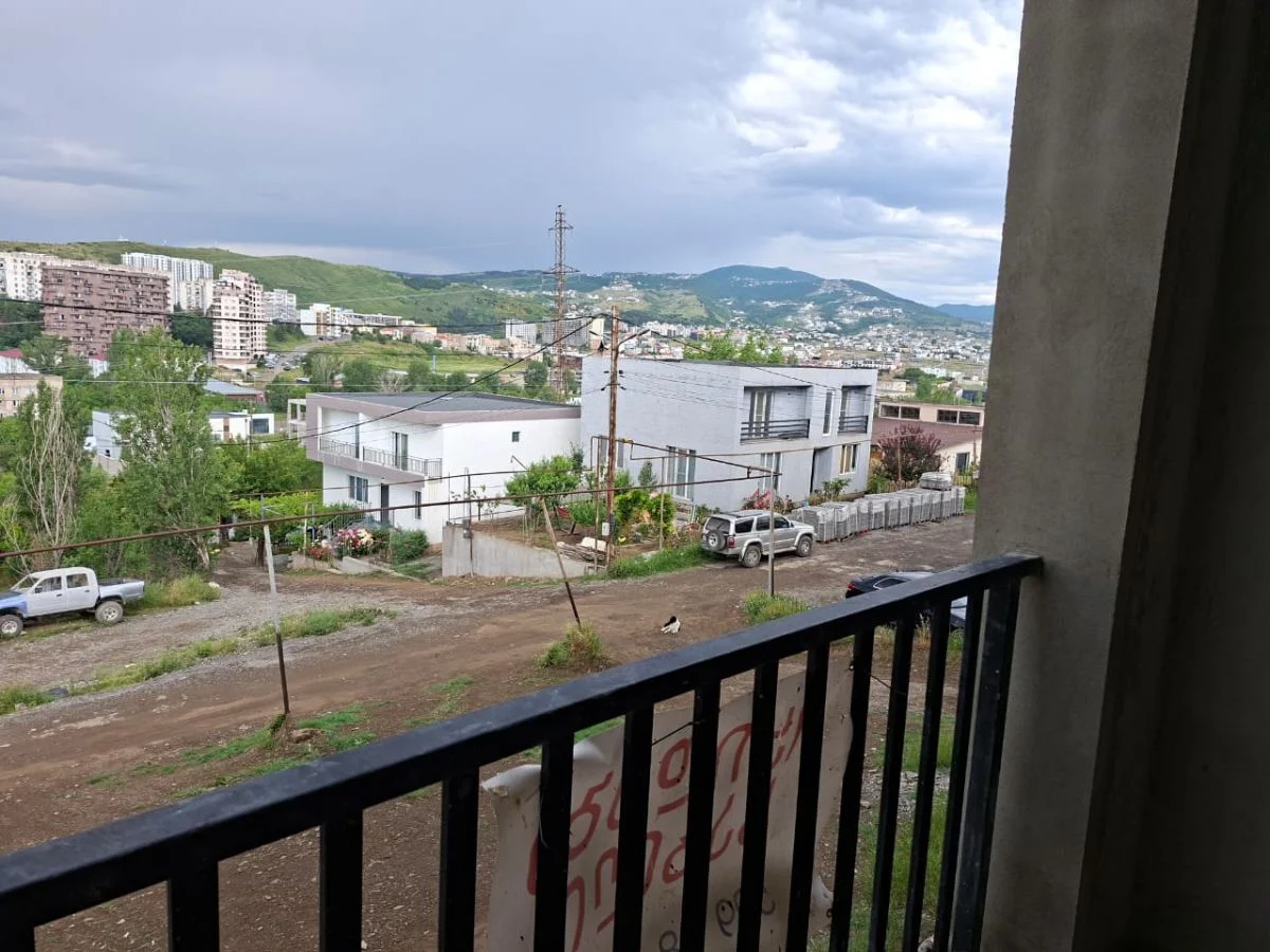 იყიდება 7 ოთახიანი კერძო სახლი ნუცუბიძის ფერდობში - ფოტო 2