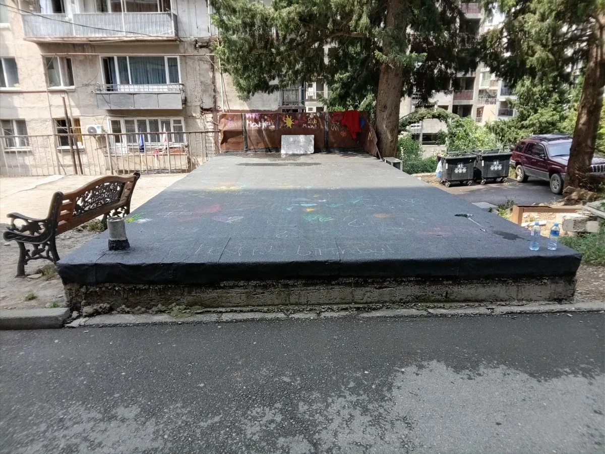 იყიდება კომერციული ფართი საბურთალოზე - ფოტო 2