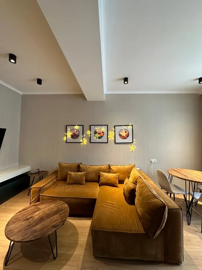 ქირავდება 2 ოთახიანი ბინა ნუცუბიძის ფერდობში - ფოტო 1