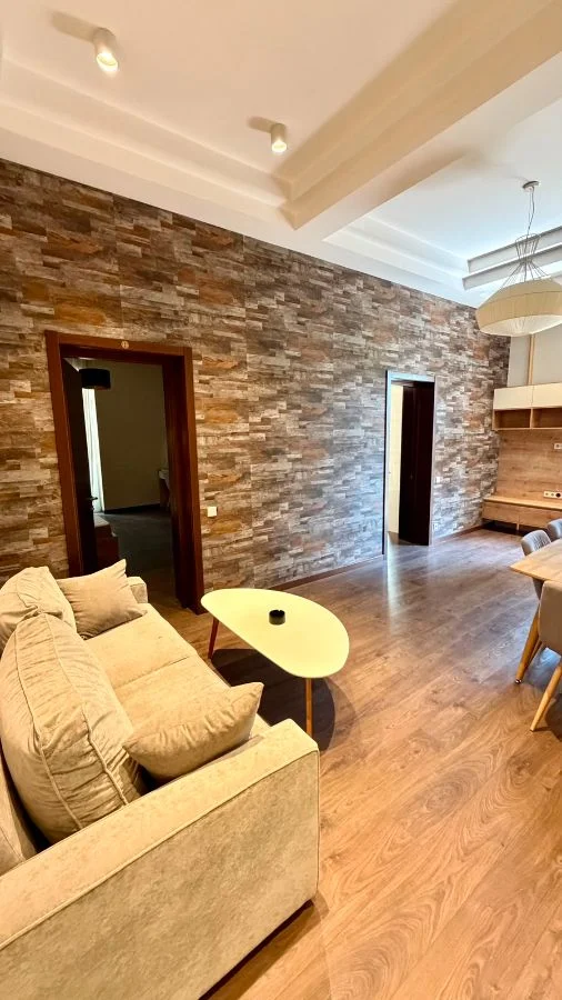 ქირავდება 3 ოთახიანი ბინა საბურთალოზე - ფოტო 3