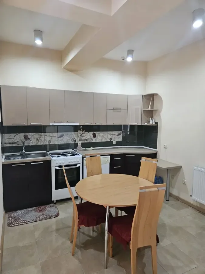 ქირავდება 3 ოთახიანი ბინა ვაკეში - ფოტო 4