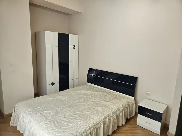 ქირავდება 3 ოთახიანი ბინა ვაკეში - ფოტო 8