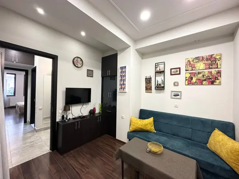 იყიდება 2 ოთახიანი ბინა ვერაზე - ფოტო 4