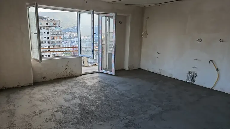 იყიდება 3 ოთახიანი ბინა ნუცუბიძის ფერდობში - ფოტო 1