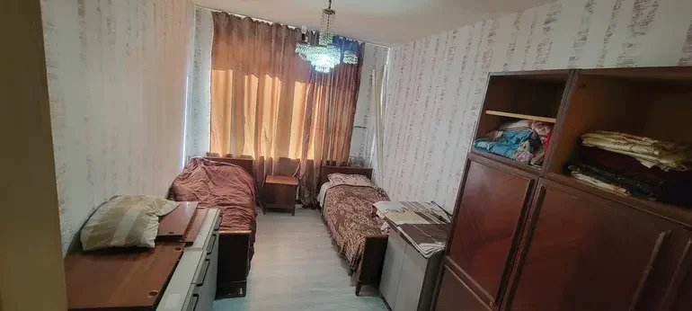 იყიდება 4 ოთახიანი ბინა ვაზისუბანში - ფოტო 2