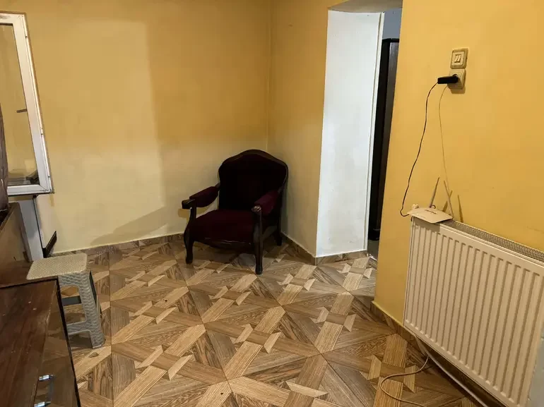 ქირავდება 2 ოთახიანი ბინა სვანეთის უბანში - ფოტო 2