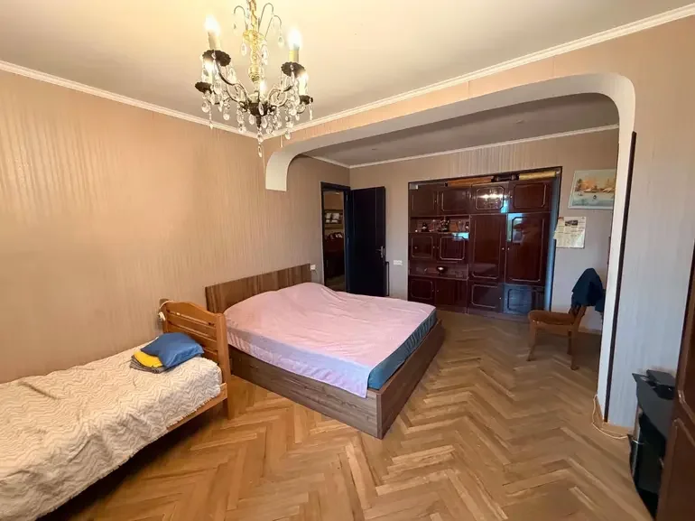 იყიდება 4 ოთახიანი ბინა კონიაკის დასახლებაში - ფოტო 5