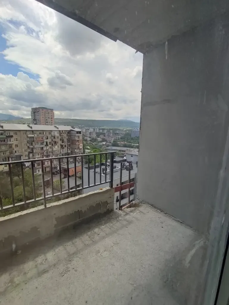 იყიდება 3 ოთახიანი ბინა სან. ზონა - ფოტო 8