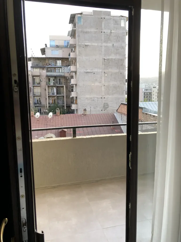 ქირავდება დღიურად 2 ოთახიანი ბინა ისანში - ფოტო 6