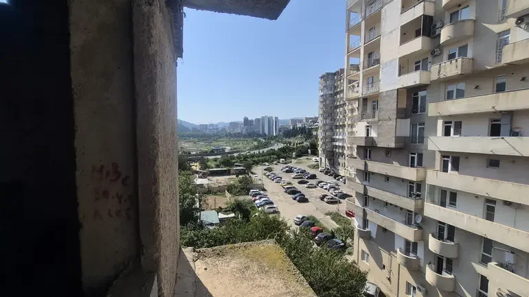 იყიდება 10 ოთახიანი ბინა სოფ. დიღომი - ფოტო 6