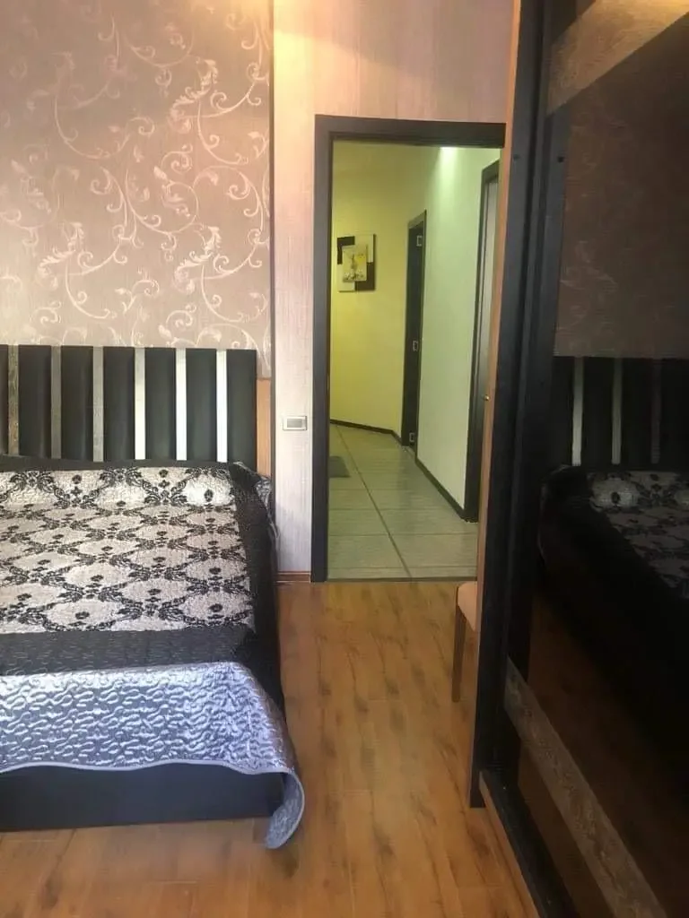ქირავდება 4 ოთახიანი ბინა საბურთალოზე - ფოტო 5