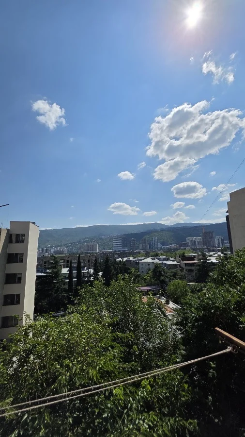 ქირავდება 2 ოთახიანი ბინა საბურთალოზე - ფოტო 8